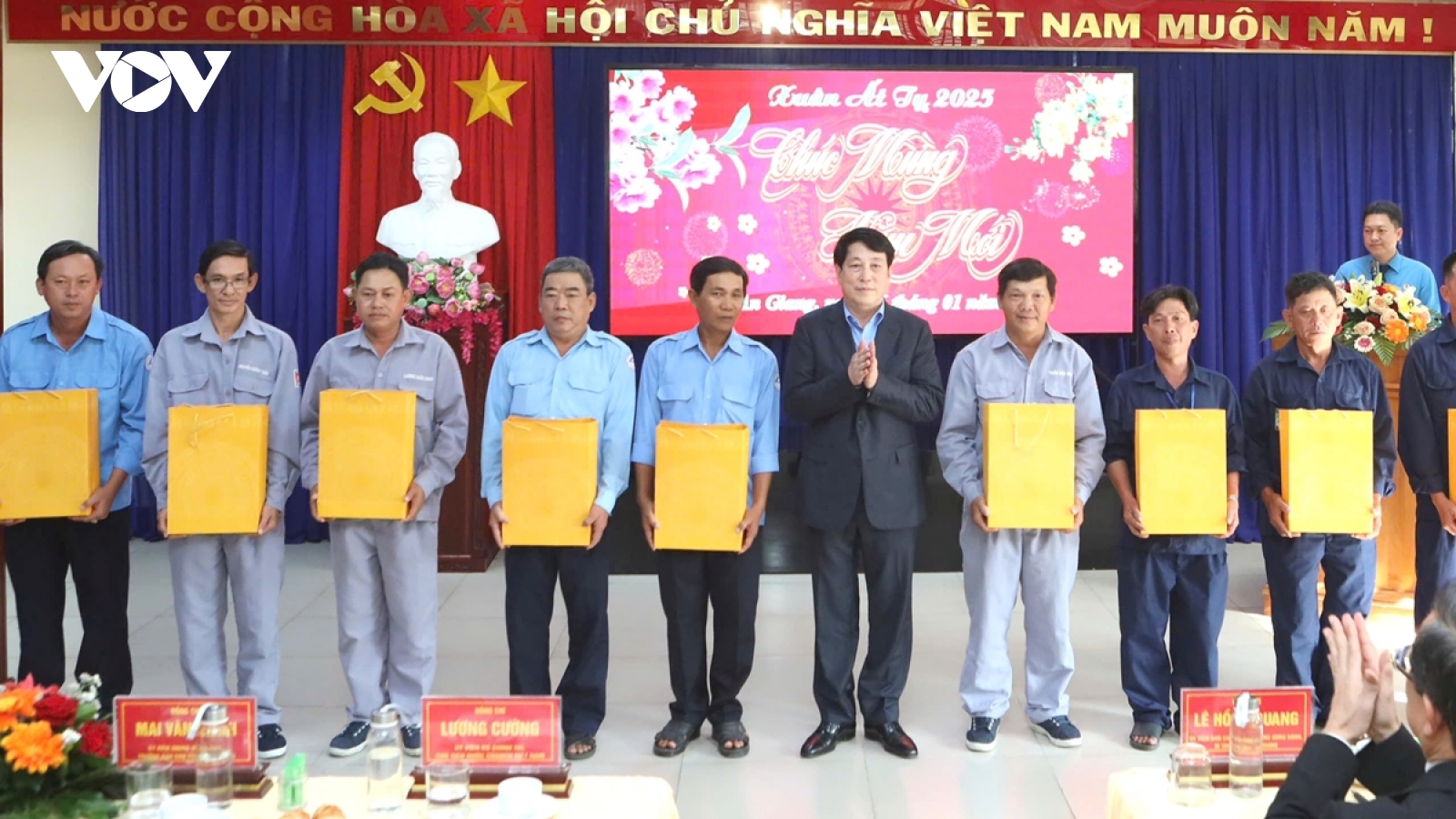 Chủ tịch nước thăm, chúc tết Đảng bộ, chính quyền và nhân dân tỉnh An Giang