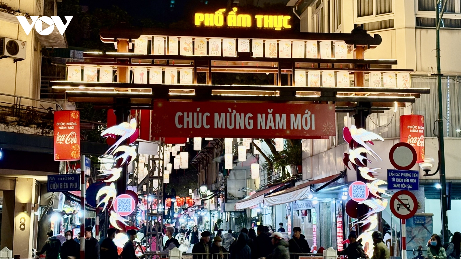 Phố ẩm thực Tống Duy Tân - Điểm đến thu hút khách du lịch tại Hà Nội