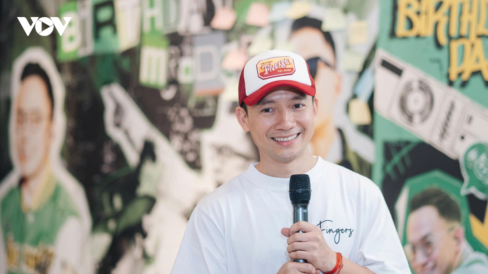 Anh tài Đinh Tiến Đạt trẻ trung ở tuổi 43