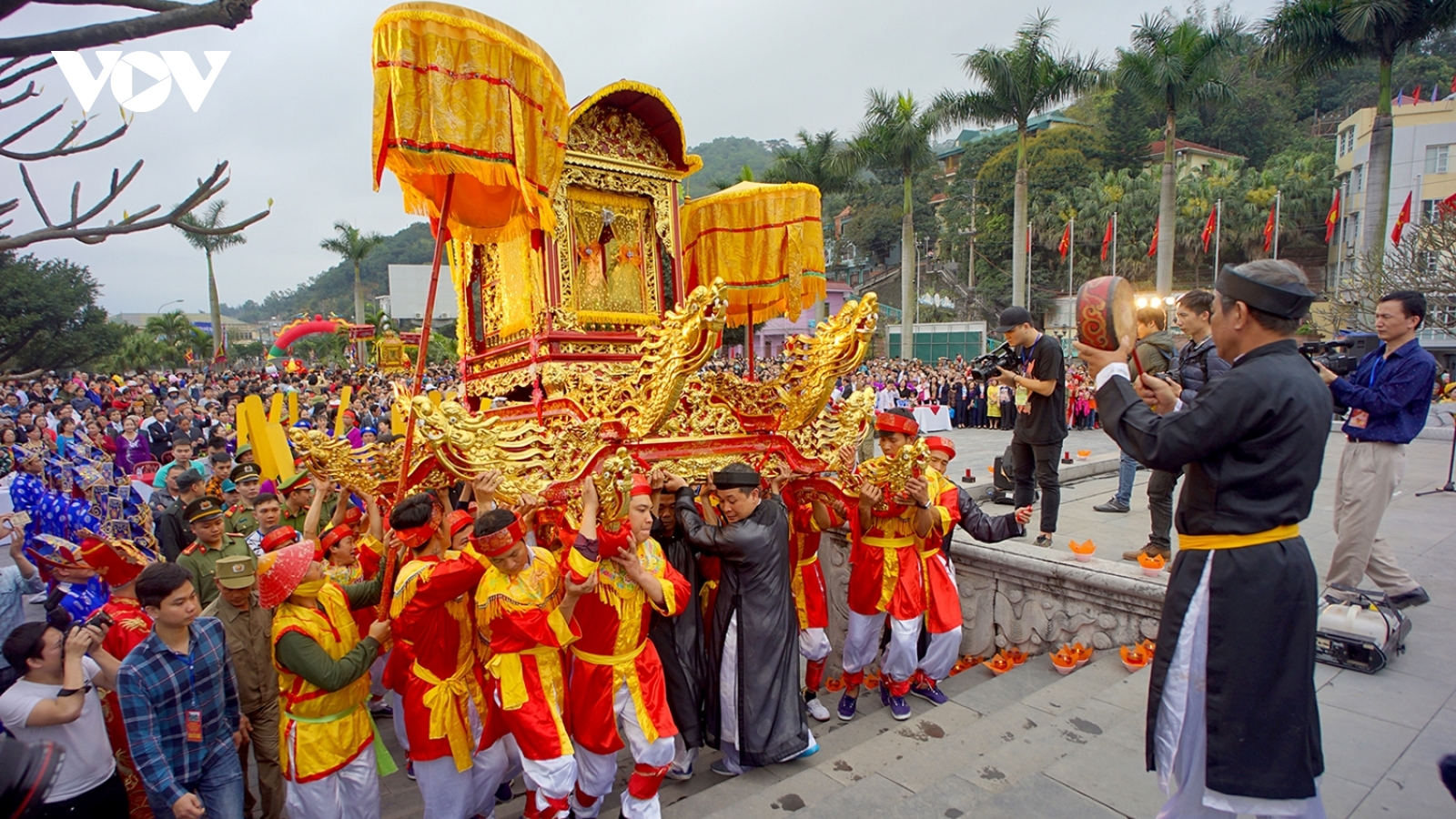 Thăm những điểm đến tâm linh hút khách tại Quảng Ninh