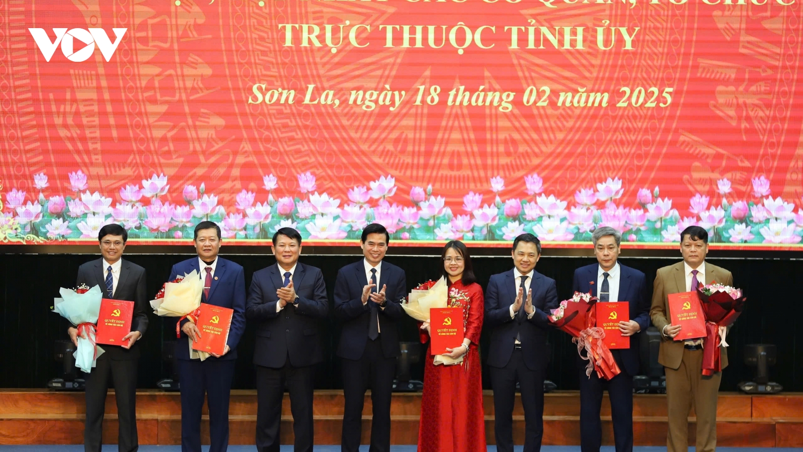 Sơn La công bố quyết định hợp nhất các cơ quan đảng và công tác cán bộ