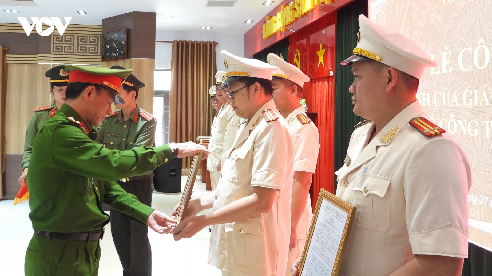 Công an thành phố Đà Nẵng công bố quyết định giải thể công an quận, huyện