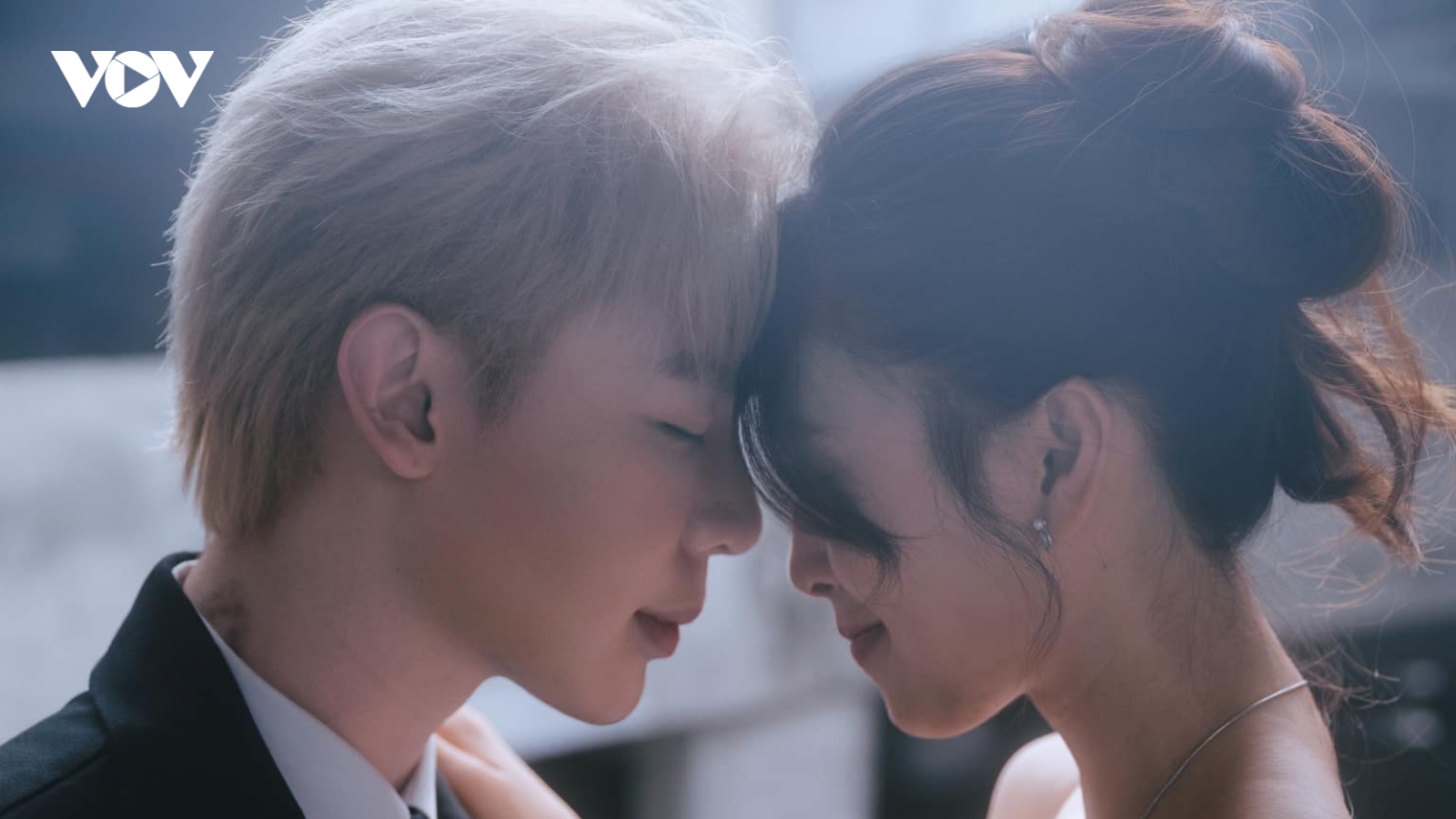 Bài hát trong phim "Bộ tứ báo thủ" lọt Top 1 trending chỉ sau 5 tiếng phát hành