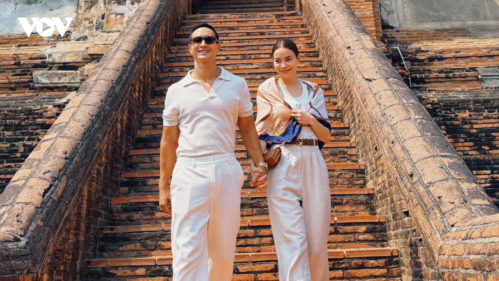 Sao Việt 16/2: Hồ Ngọc Hà - Kim Lý tình tứ đi du lịch Thái Lan