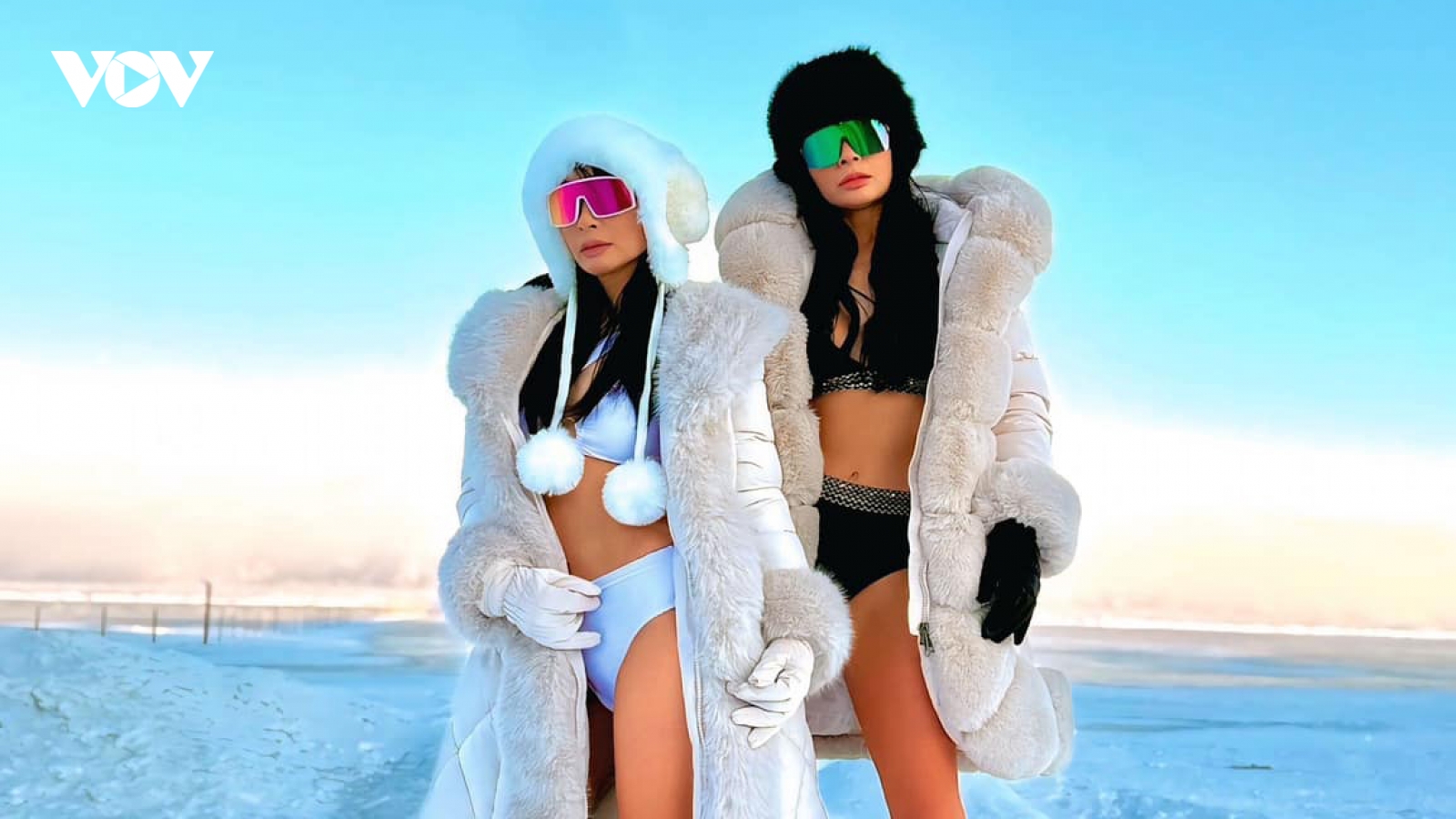 Sao Việt 27/2: Thúy Hằng - Thúy Hạnh diện bikini giữa thời tiết -17 độ C