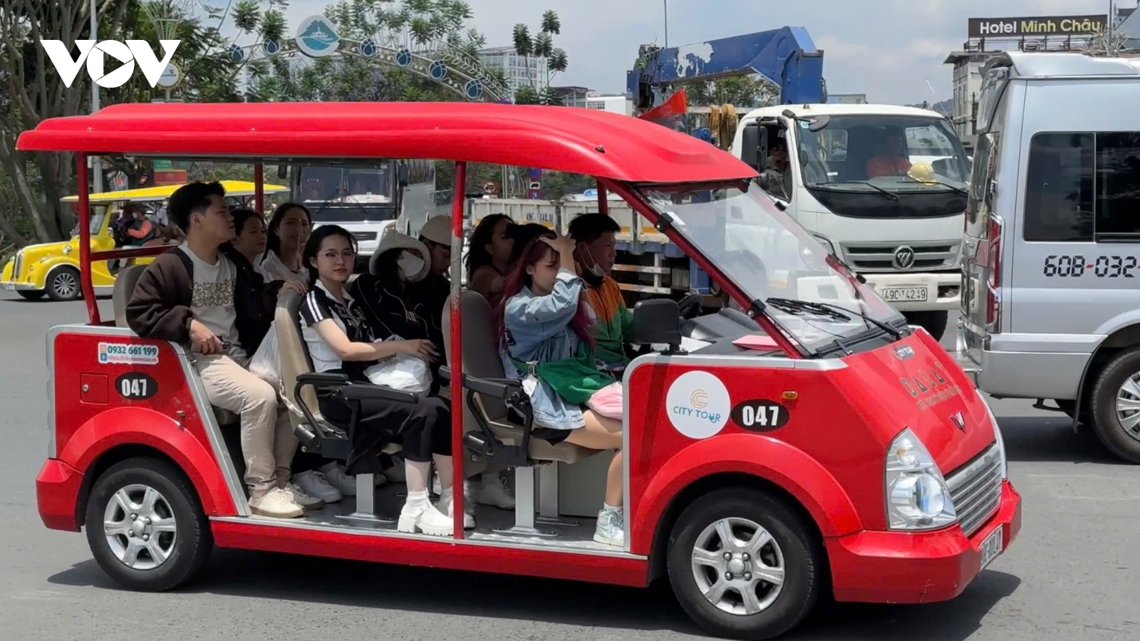 Vì sao ngưng hoạt động xe điện chở khách tham quan tại Đà Lạt?