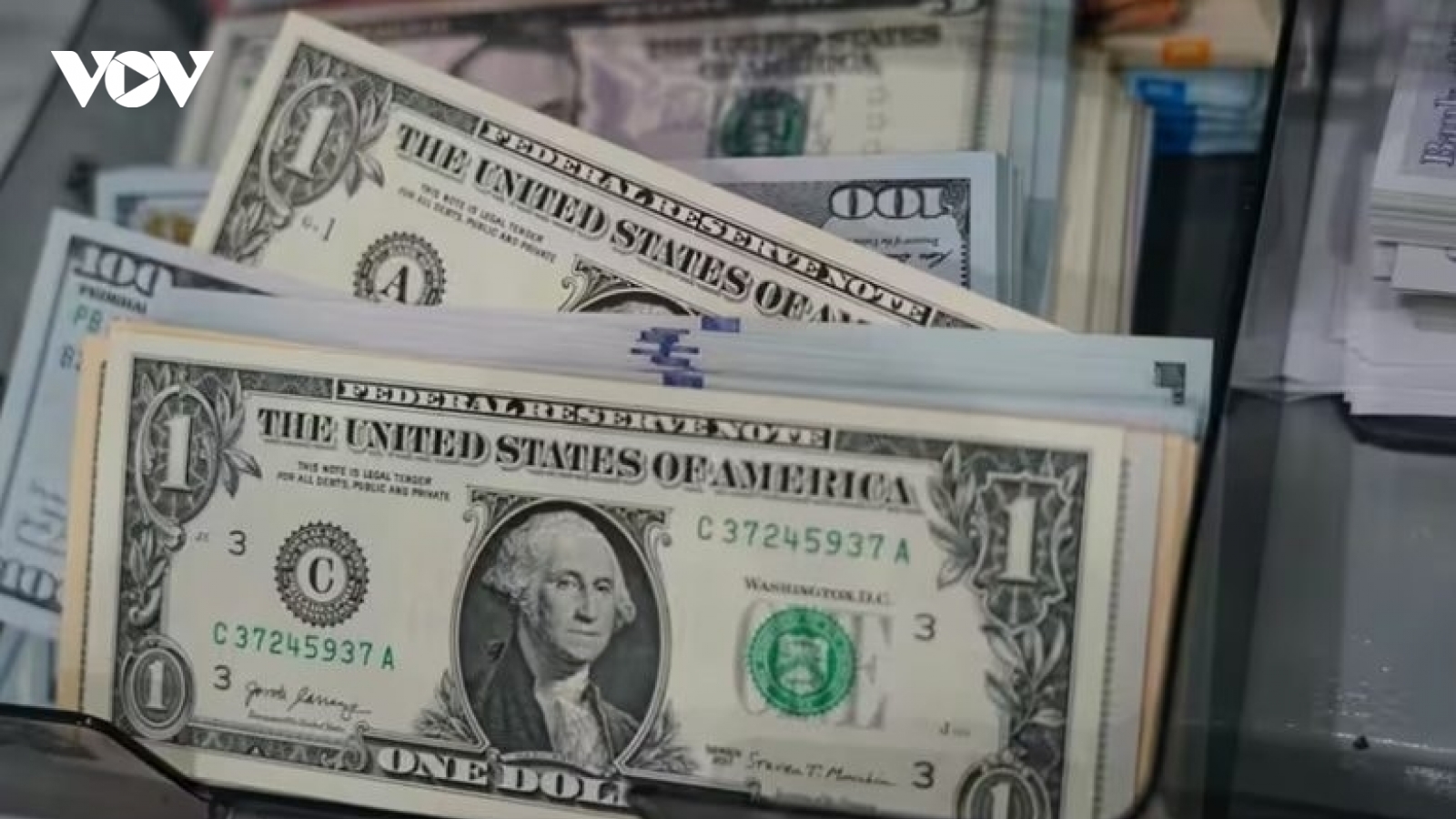 Đồng USD tăng giá sau quyết định tăng thuế nhôm và thép của Tổng thống Donald Trump