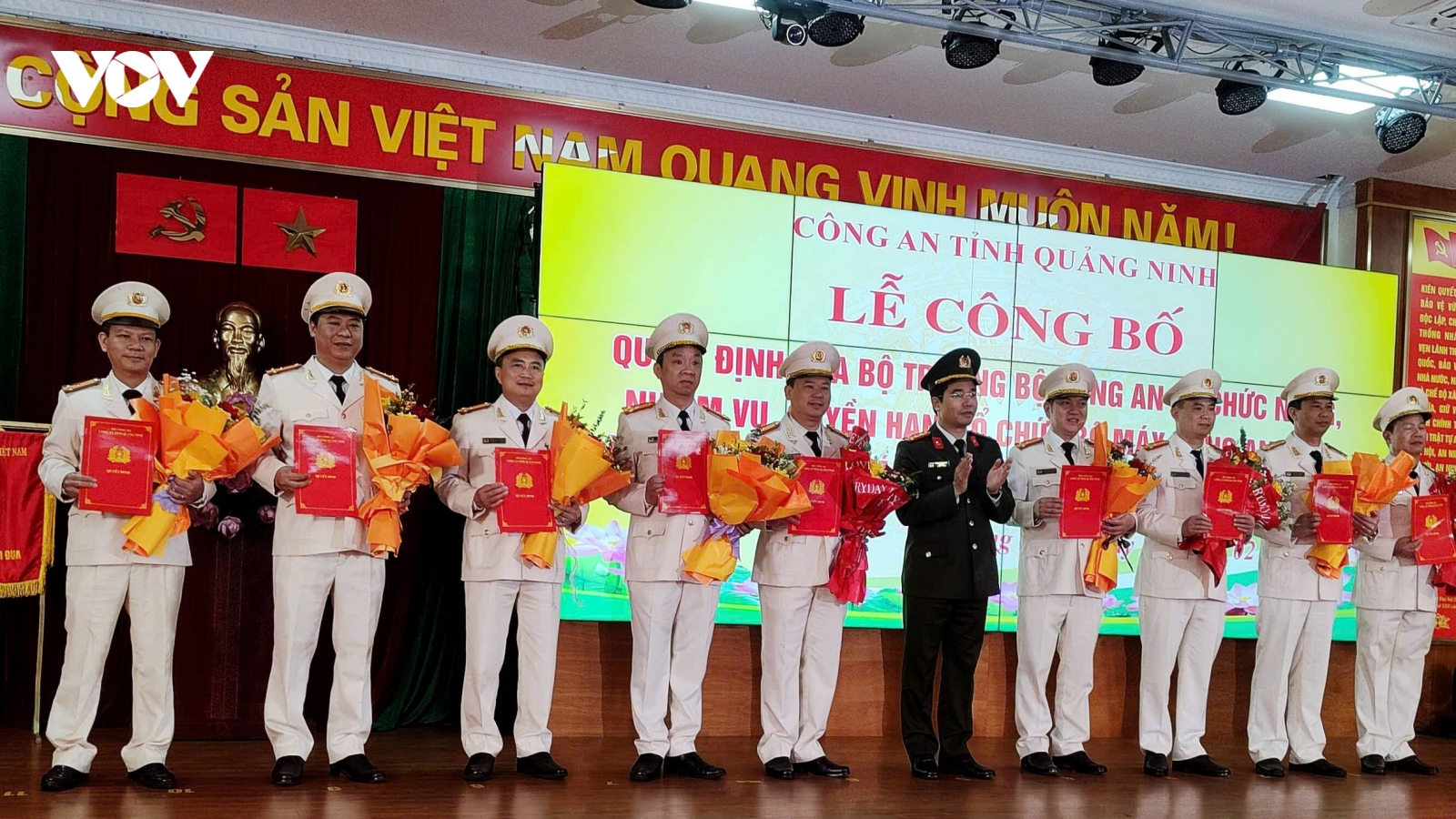 Công an tỉnh Quảng Ninh công bố các quyết định về tổ chức bộ máy và công tác cán bộ