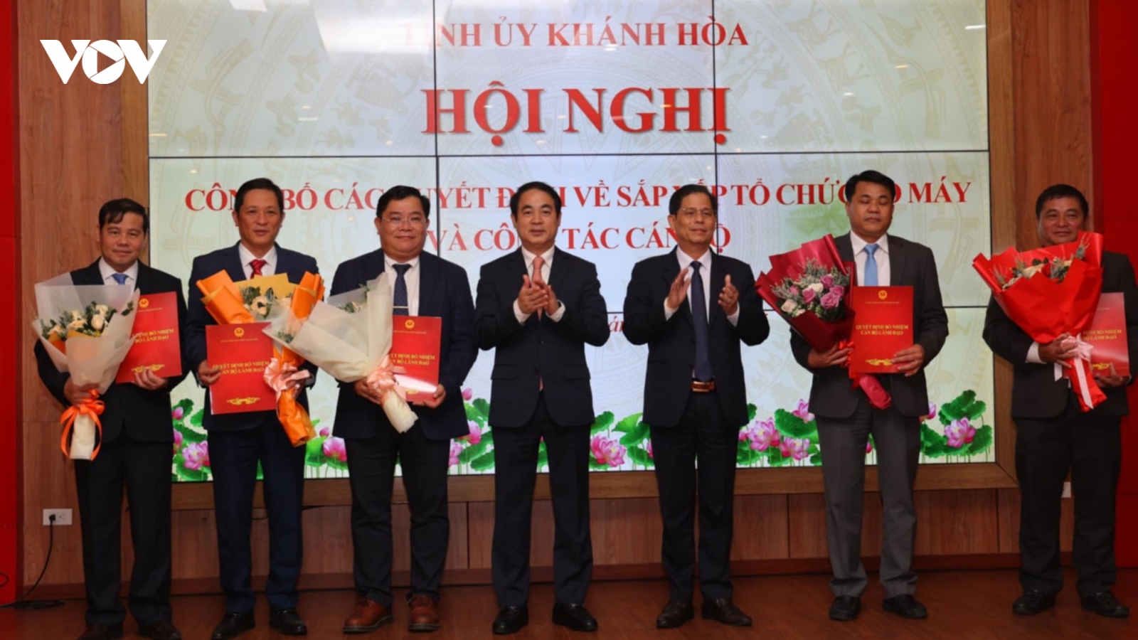 Khánh Hòa công bố quyết định thành lập 7 sở và nhân sự chủ chốt