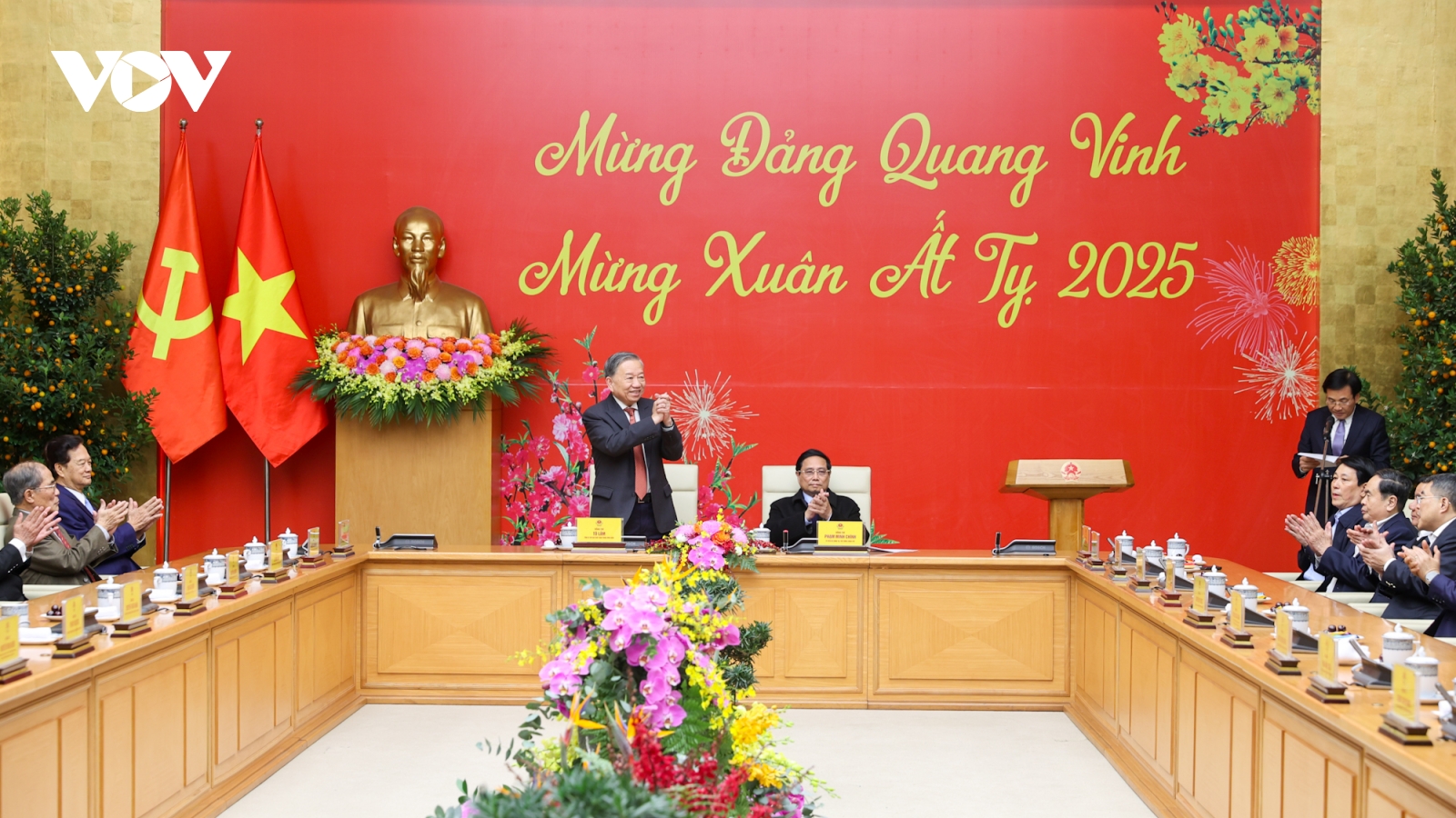 Lãnh đạo Đảng, Nhà nước dự chương trình "Mừng Đảng quang vinh, mừng Xuân Ất Tỵ 2025"