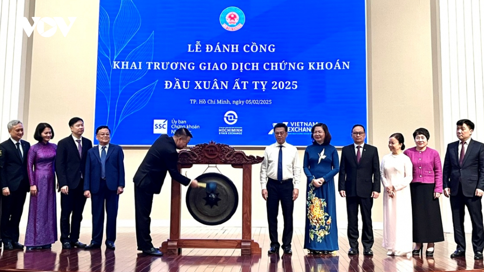 Điều gì giúp cổ phiếu niêm yết mới trên HOSE tăng 10 lần trong năm 2024?
