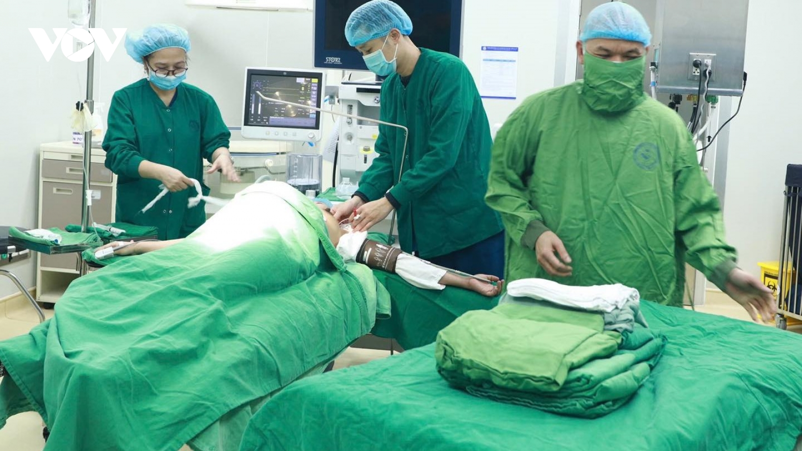 Người mẹ mắc ung thư cổ tử cung sinh bé trai nặng 3,2 kg