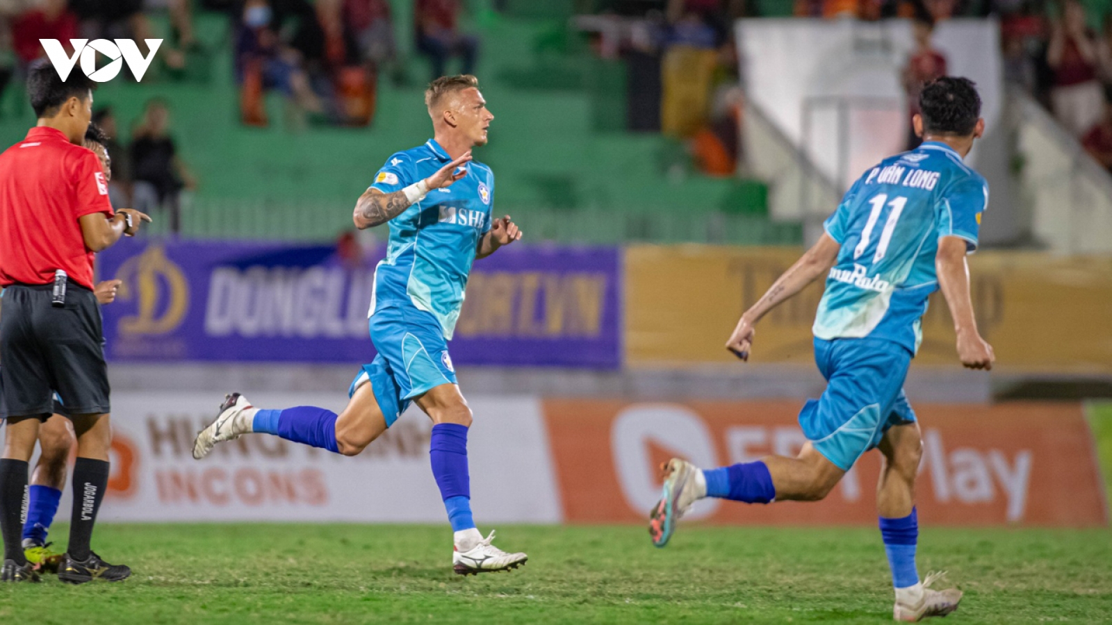 Đội bóng nào bất lợi nhất trong cuộc đua trụ hạng V-League?