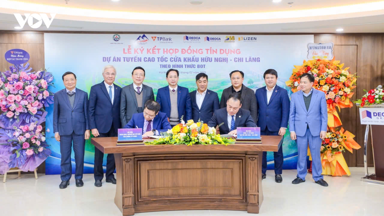 Ký hợp đồng tín dụng 2.500 tỷ đồng dự án cao tốc Hữu Nghị - Chi Lăng