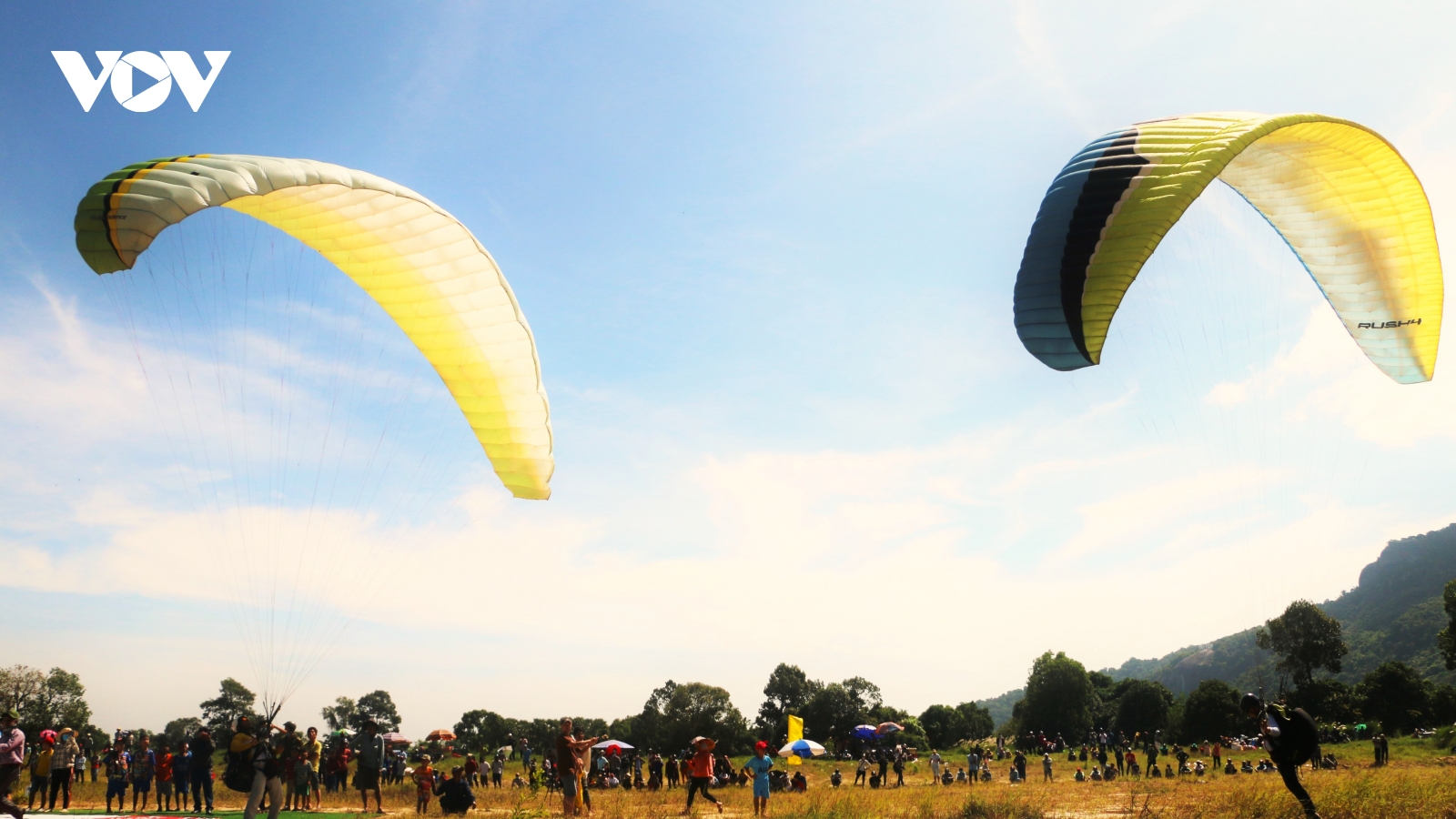 Tổ chức Giải thi đấu dù lượn “Hạ cánh tinh hoa” tại huyện Tri Tôn (An Giang)