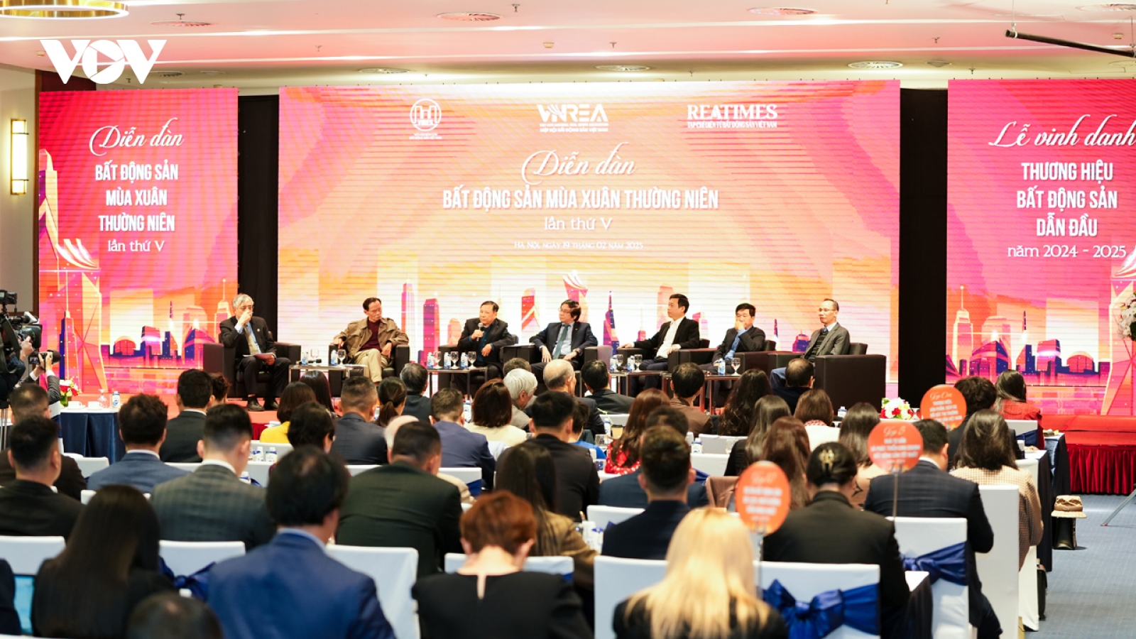 Meey Group được vinh danh Top One thương hiệu dẫn đầu ngành proptech năm 2024