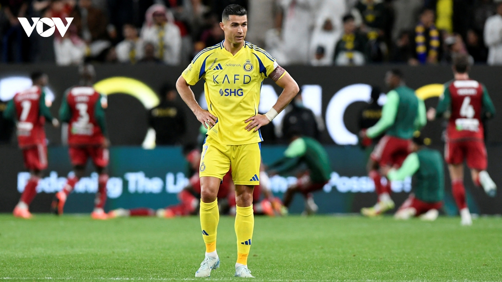 Ronaldo vô duyên, Al Nassr thua đau đớn theo kịch bản “điên rồ”