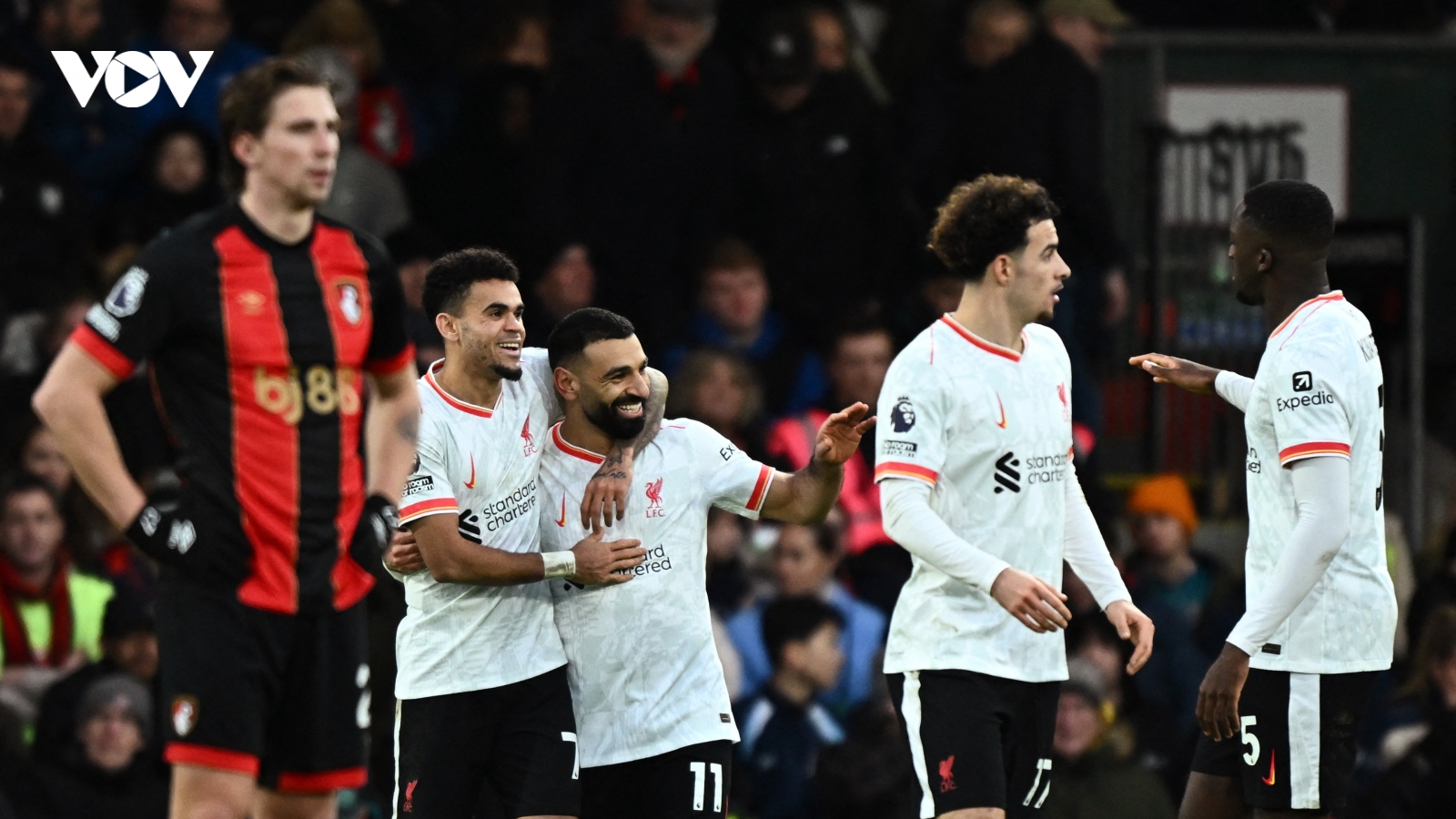 Kết quả bóng đá hôm nay 2/2: Liverpool thắng dễ, Ngoại hạng Anh có kỷ lục mới