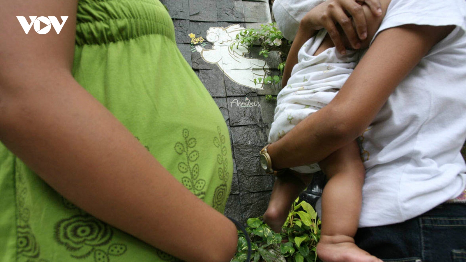 Philippines báo động tình trạng mang thai và nhiễm HIV ở tuổi vị thành niên