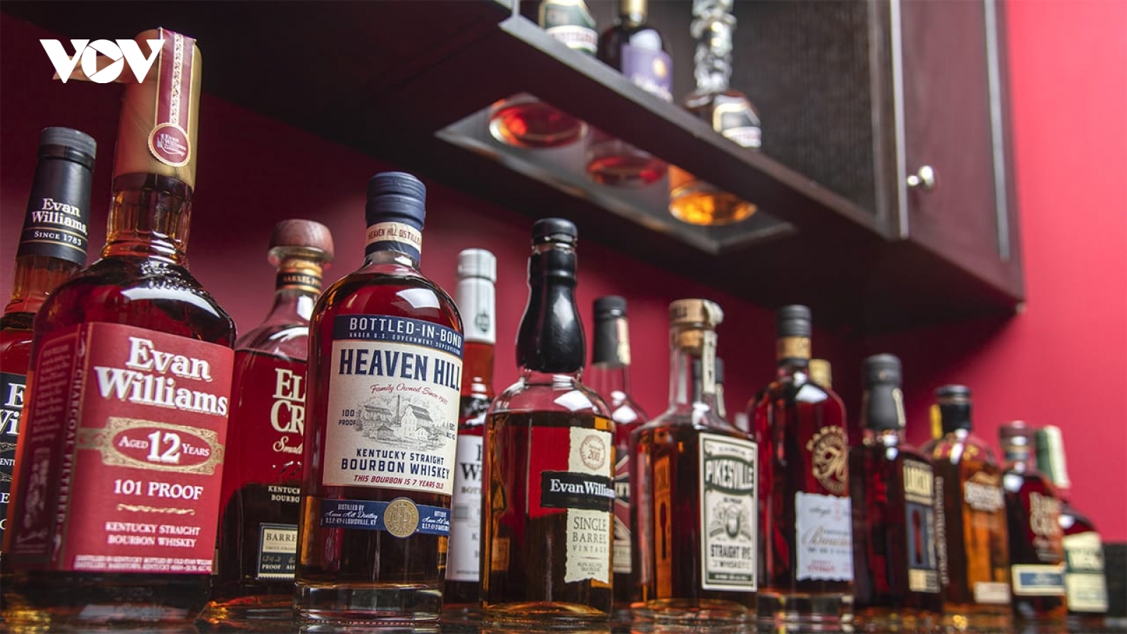 Ấn Độ giảm mạnh thuế rượu whisky bourbon của Mỹ