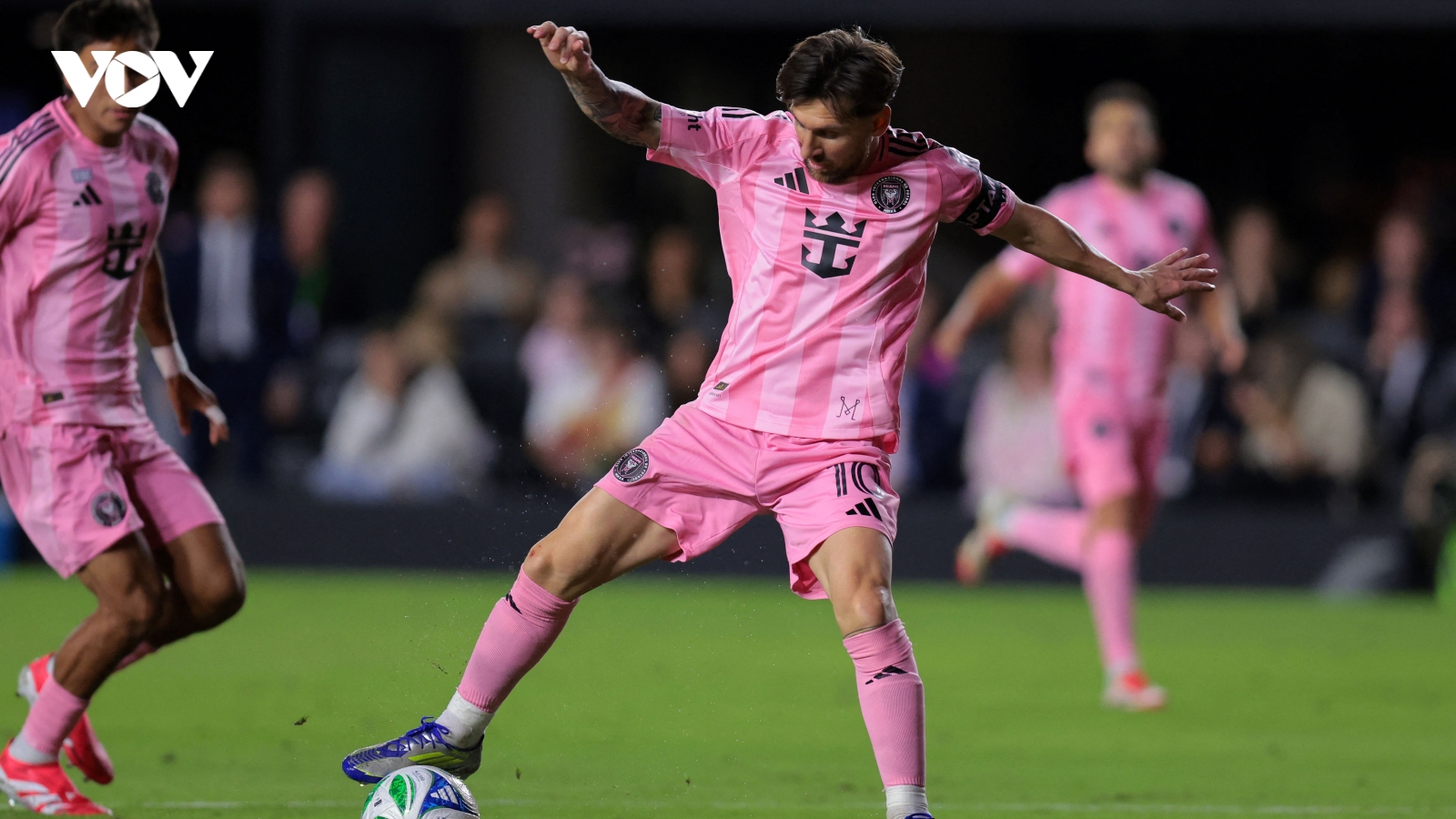 Messi ''giải cứu'' Inter Miami ngày mở màn MLS