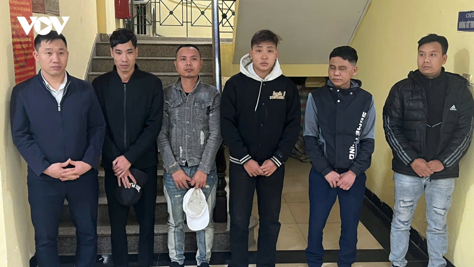 9 người liên quan vụ đánh, tạt axit khiến cô gái trọng thương ở Hà Nội