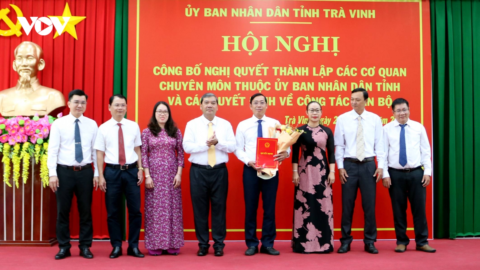 Trà Vinh công bố nghị quyết thành lập các cơ quan chuyên môn thuộc UBND tỉnh