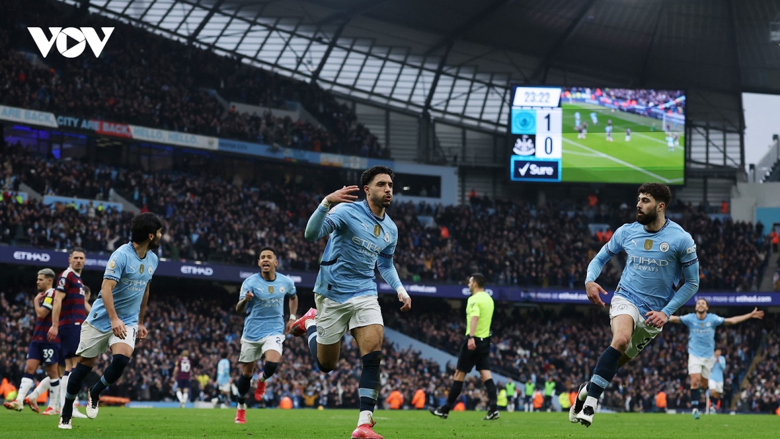 Kết quả Ngoại hạng Anh hôm nay 15/2: Tân binh ghi hat-trick, Man City thắng đậm