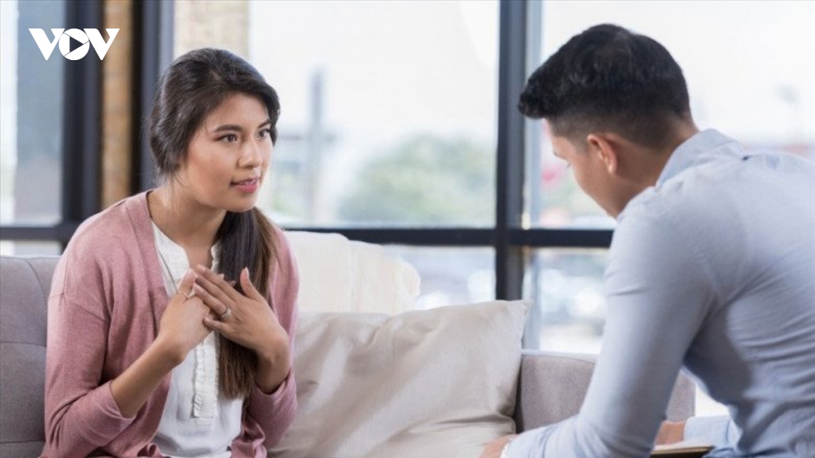 Xây nhà trên đất của bố mẹ chồng cho, tôi không có quyền được làm theo ý mình
