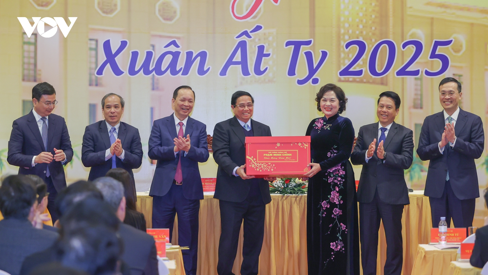 Thủ tướng đề nghị các ngân hàng giúp người thu nhập thấp có nhà ở