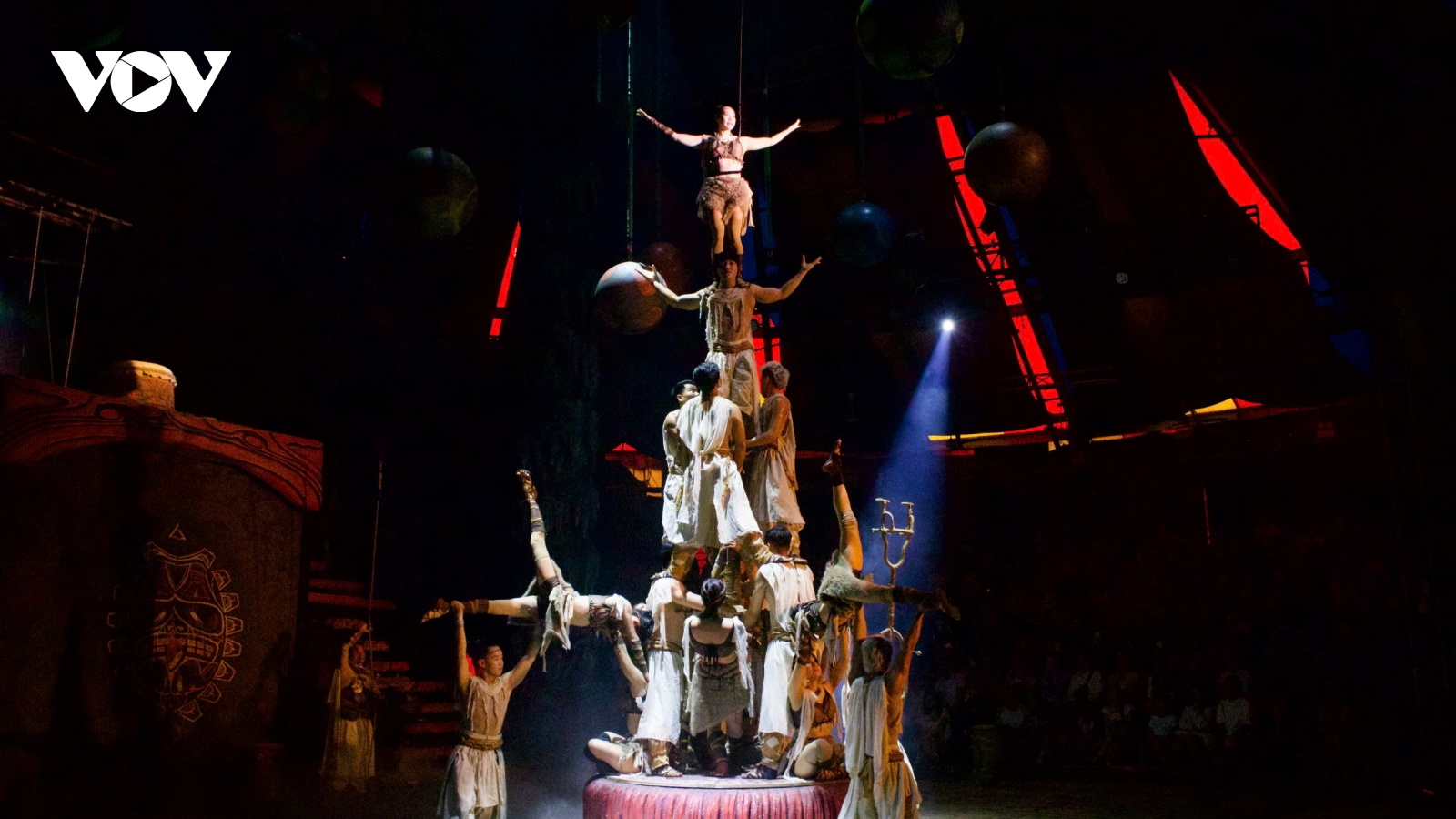 Đằng sau thành công vở diễn “Vùng đất kỳ bí”