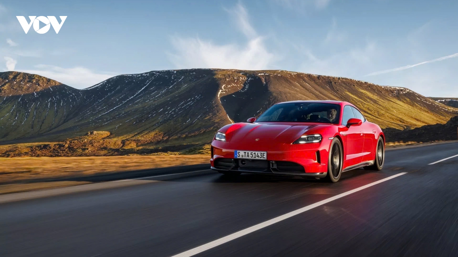 Doanh số xe điện khiêm tốn, Porsche đẩy mạnh xe xăng và hybrid