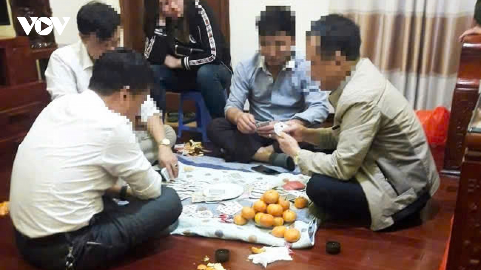 Vụ lãnh đạo xã ở Bắc Ninh chơi bài ăn tiền, người trong cuộc nói gì?