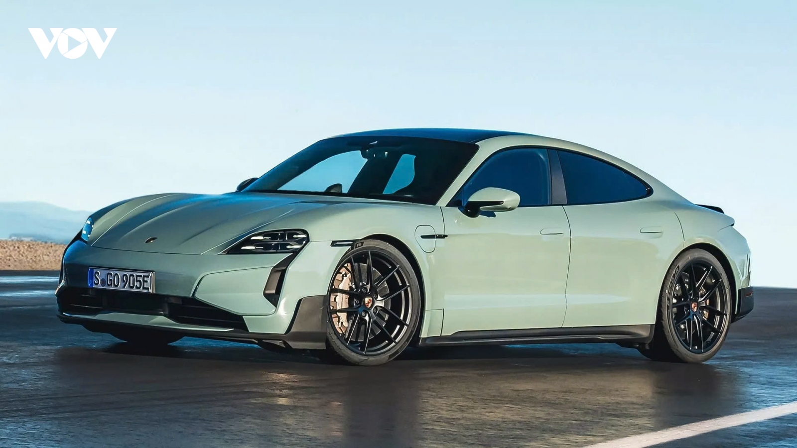 Porsche gặp khủng hoảng tại Trung Quốc do giá cao và công nghệ lỗi thời