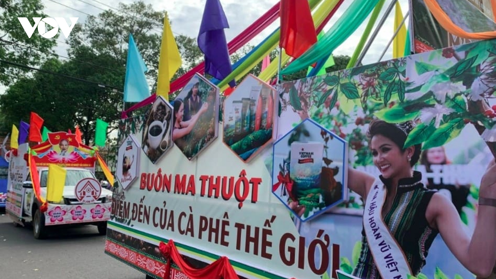 Colourful street festival highlights Buon Ma Thuot coffee culture