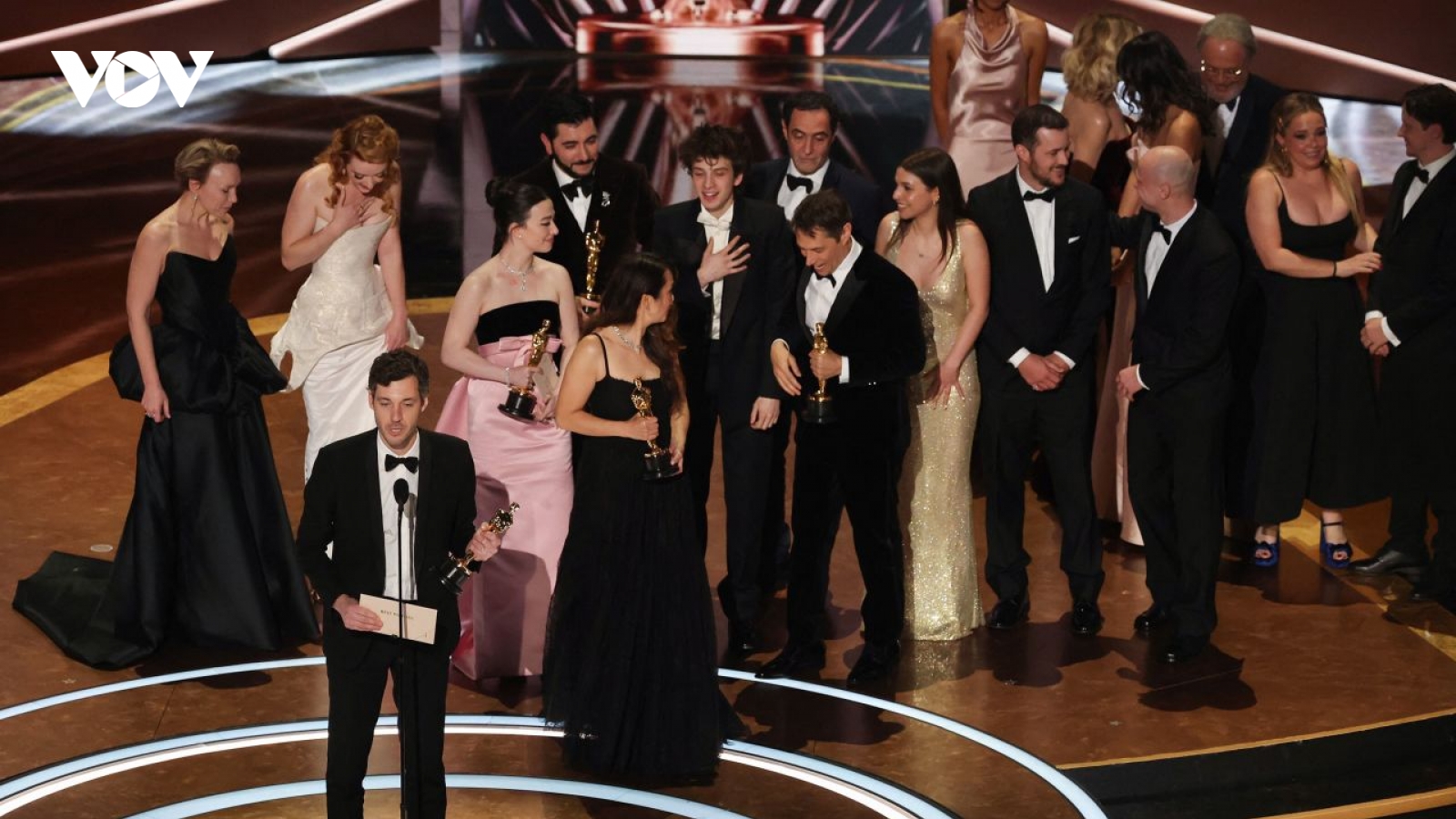 Lễ trao giải Oscar 2025: Phim về vũ nữ thoát y "Anora" giành giải Phim hay nhất