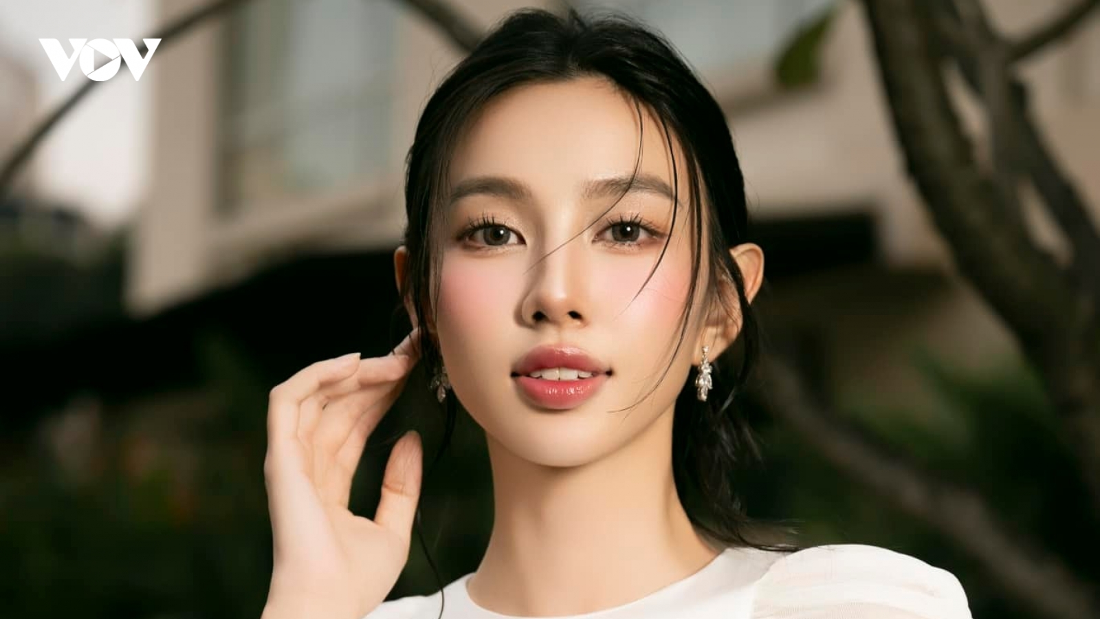 Bị chỉ trích quảng cáo sai lệch, Hoa hậu Thùy Tiên lên tiếng xin lỗi