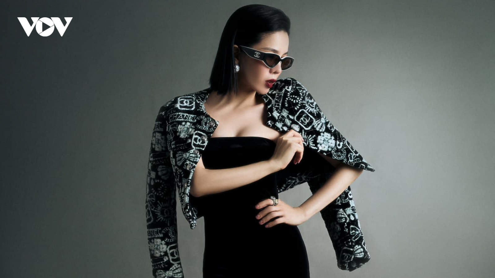 Sắc vóc gợi cảm của Lệ Quyên ở tuổi 44
