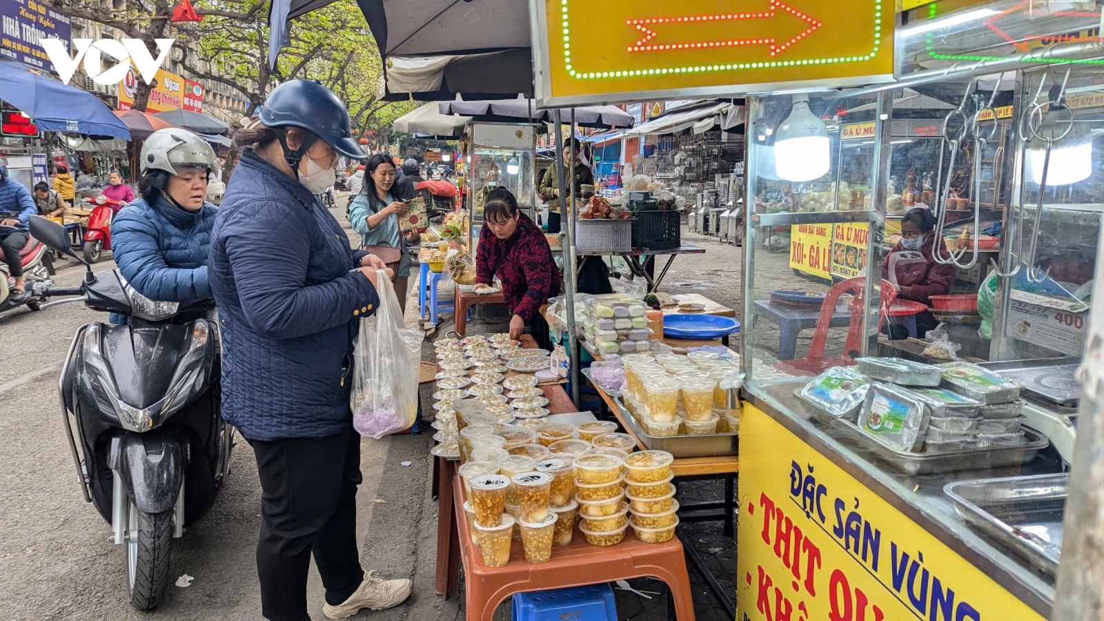 Bánh trôi, bánh chay làm sẵn đắt khách trong ngày Tết Hàn Thực