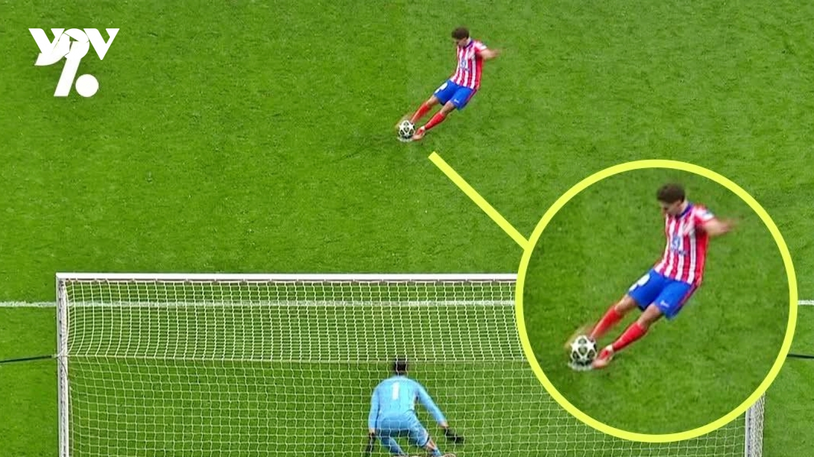 Tình huống Julian Alvarez khiến Atletico Madrid bị loại đau đớn khỏi Cúp C1 châu Âu