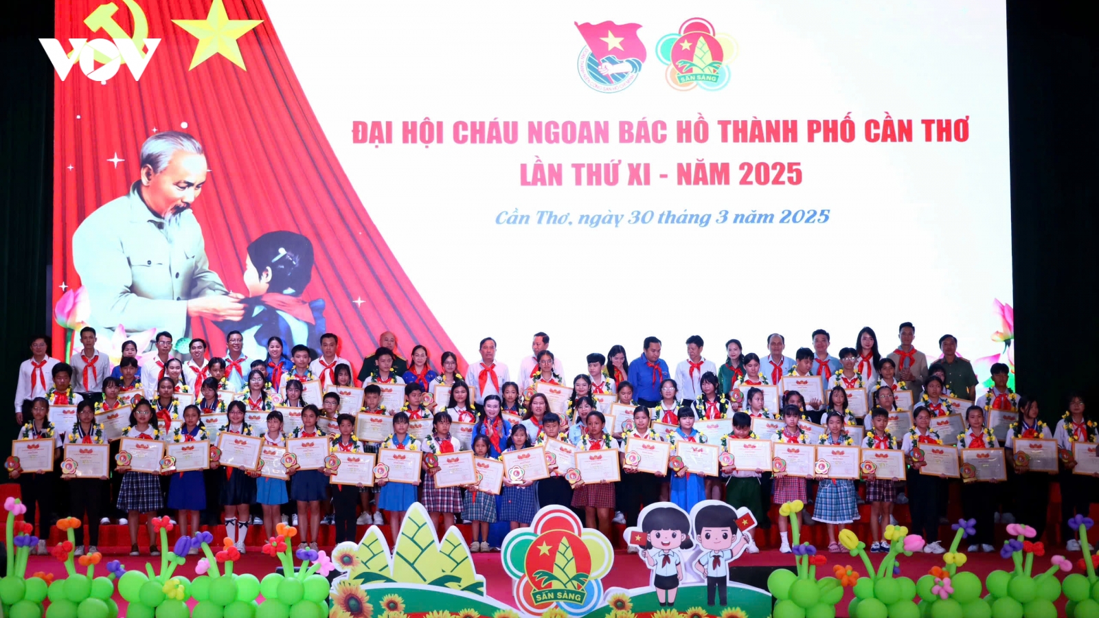 Tuyên dương 200 đội viên xuất sắc tại Cần Thơ