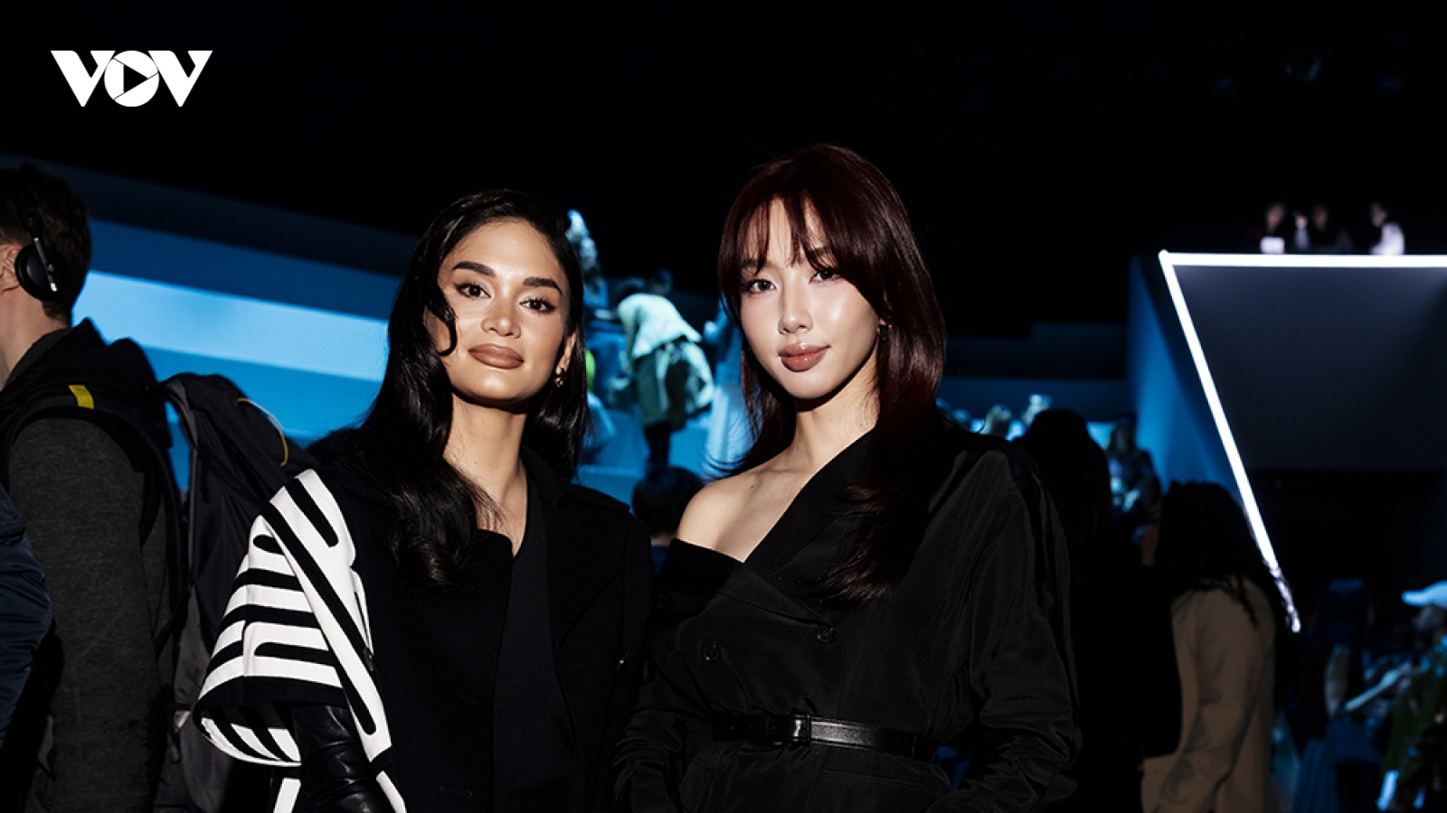 Thùy Tiên đọ sắc Hoa hậu Hoàn vũ Pia Wurtzbach tại show Dior