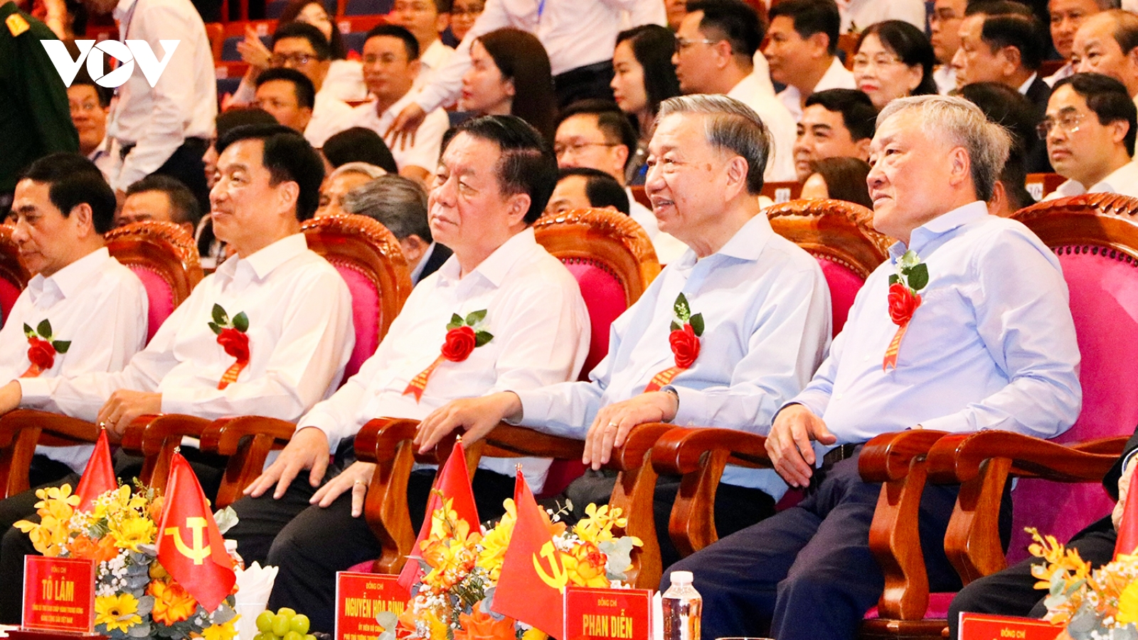 Tổng Bí thư Tô Lâm dự Chương trình Nghệ thuật “Đảng trong mùa Xuân đại thắng”