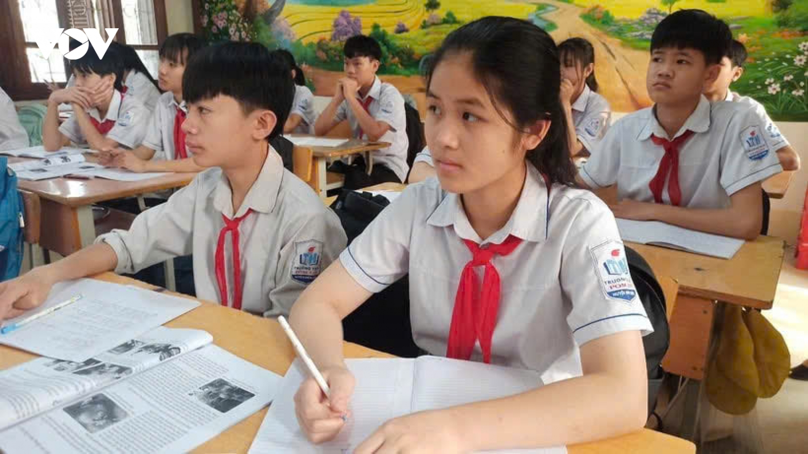 Trung tâm dạy thêm, học thêm nở rộ, học phí tăng vọt