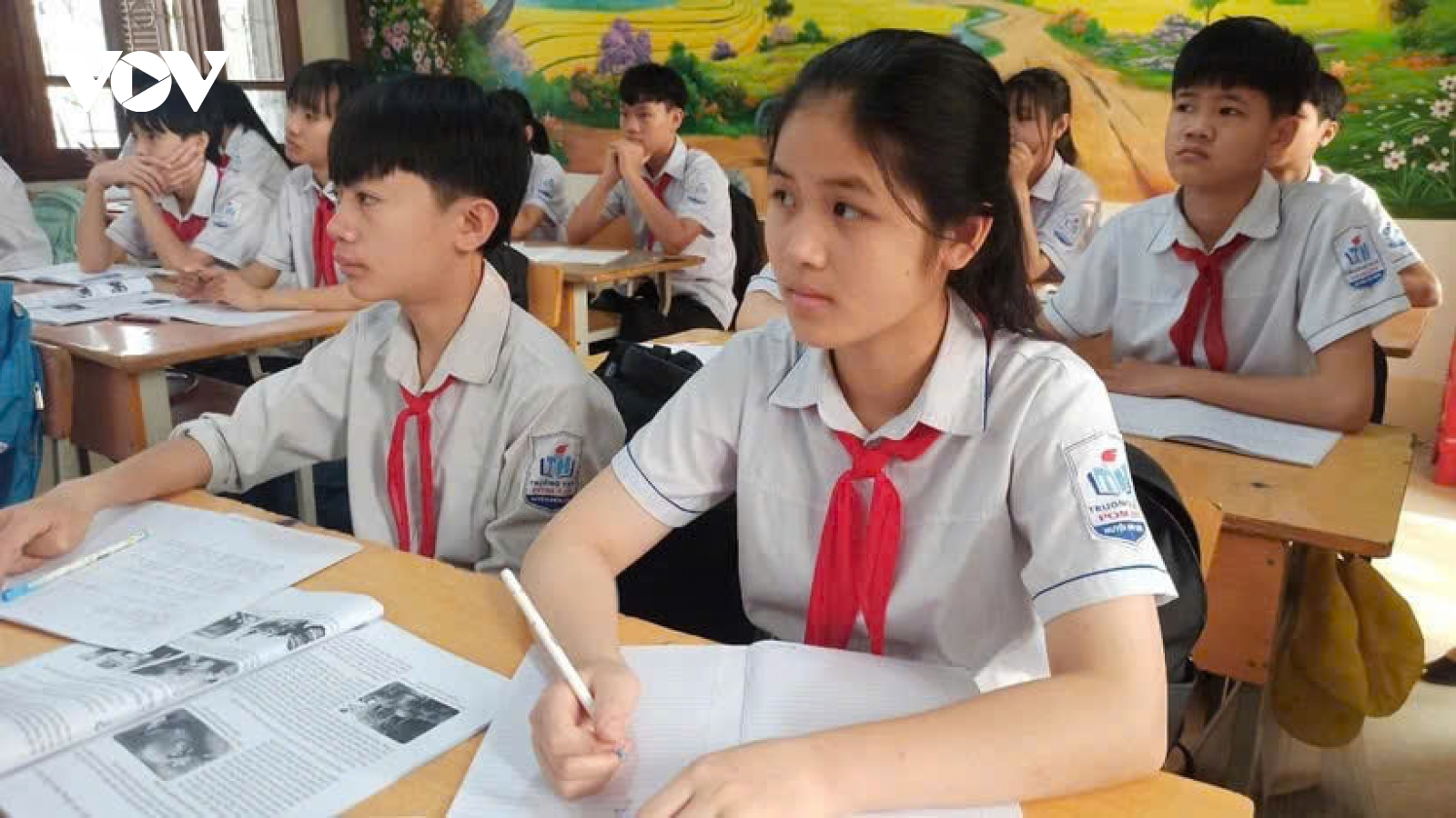Trung tâm dạy thêm, học thêm nở rộ, học phí tăng vọt