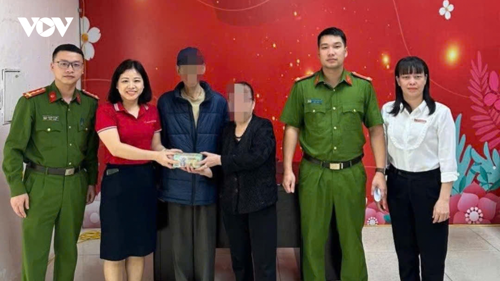 Ngăn chặn kịp thời người phụ nữ chuyển 400 triệu đồng cho kẻ giả danh công an