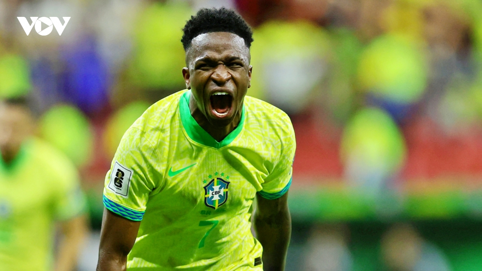 Vinicius lập siêu phẩm, Brazil thắng kịch tính Colombia