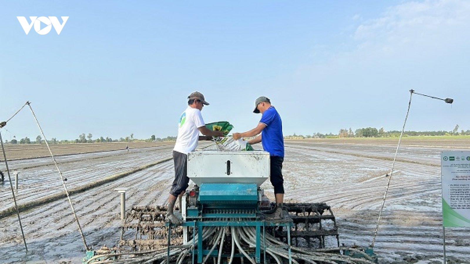 Cơ giới hóa nâng cao hiệu quả sản xuất nông nghiệp