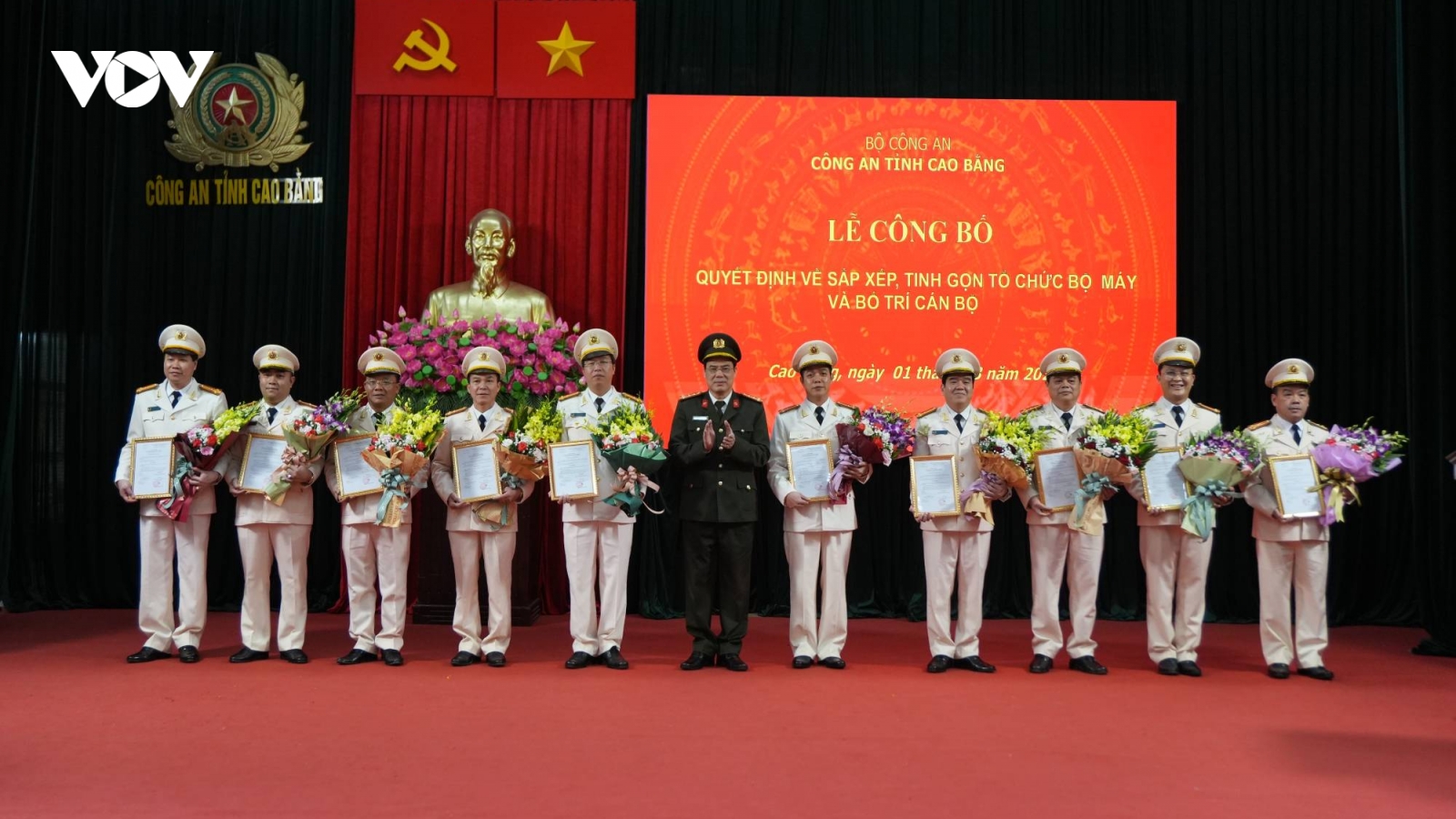 Cao Bằng giải thể công an cấp huyện, 25 cán bộ lãnh đạo nghỉ hưu trước tuổi