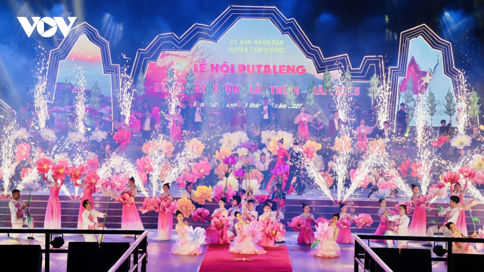 Khai hội Putaleng “Về miền đỗ quyên rực rỡ”